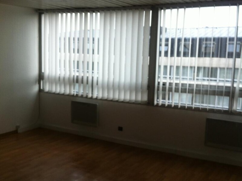 bureau de 35 m2 en co-location (250 euro/mois) dans le 91130