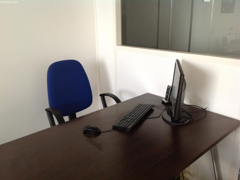 Bureau meublé / 4-5 postes