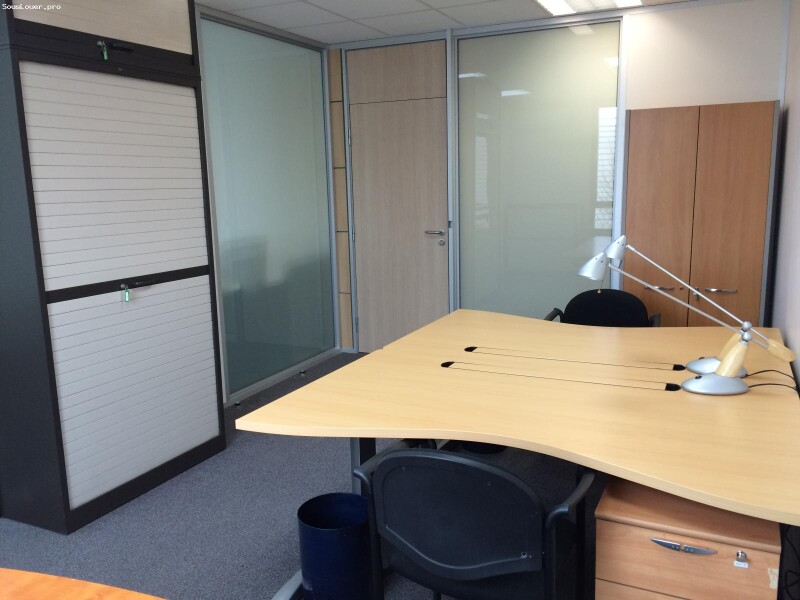 Bureau meublé et climatisé