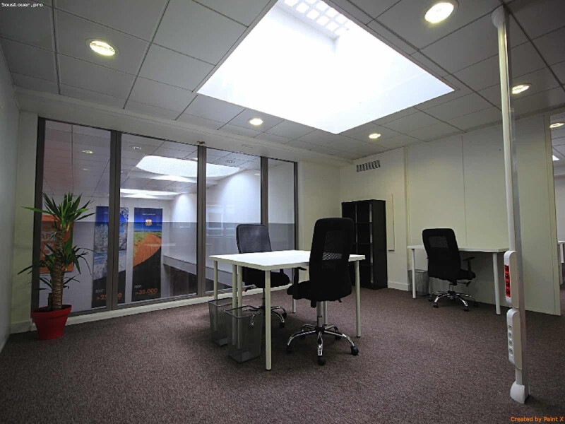 Bureaux fermés 12m2 à 40m2 + 170m2 d'espace commun